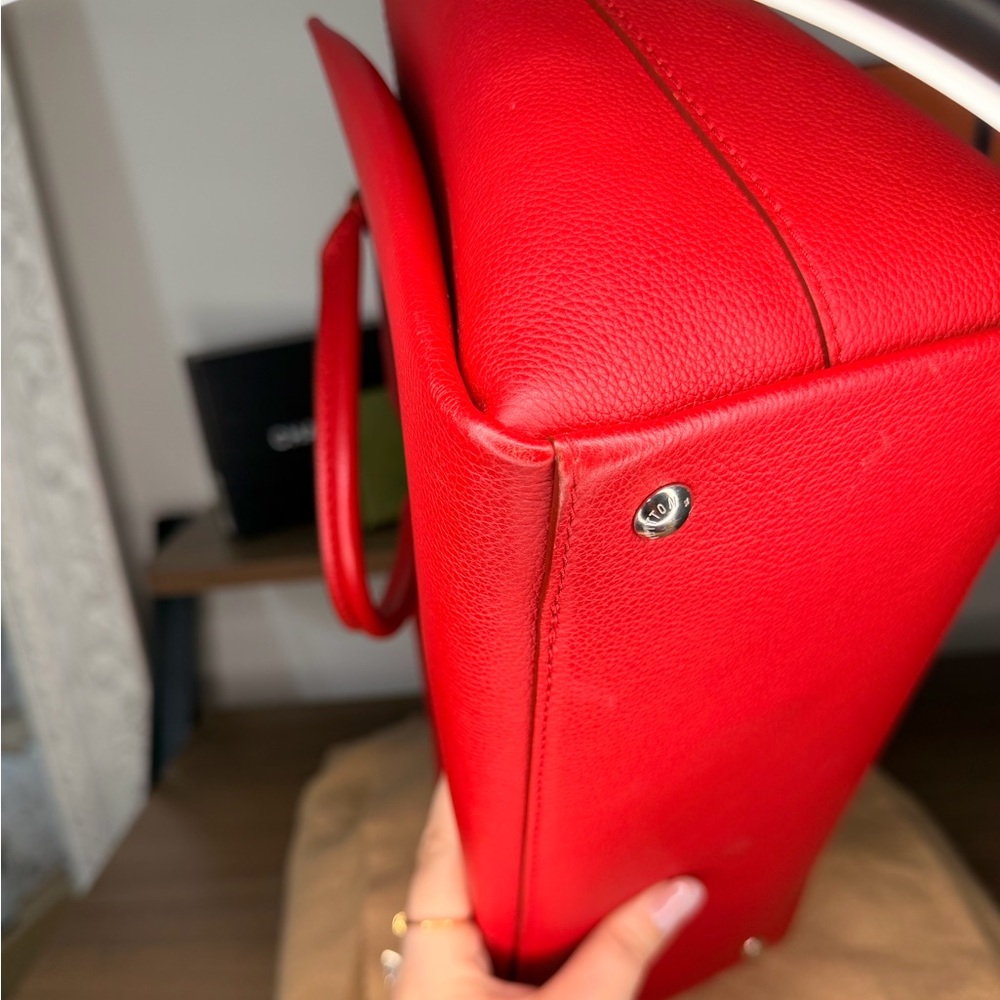 Louis Vuitton Rubis Pebbled Leather Lockmeto Bag - Picture 6 of 17